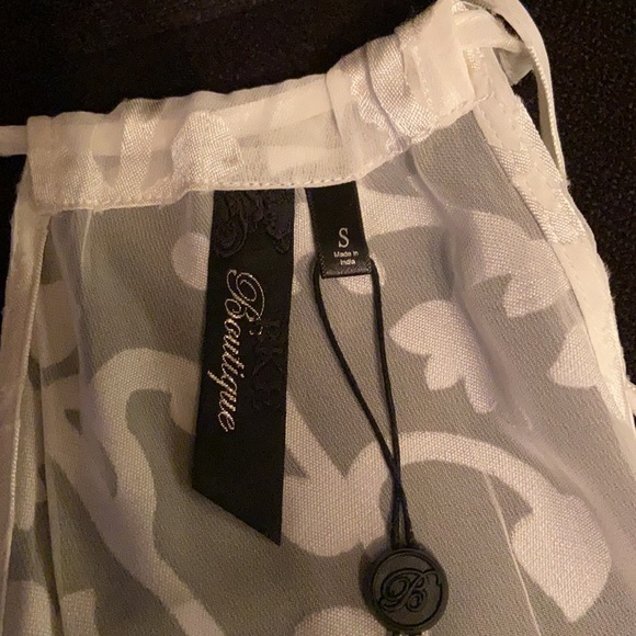 BKE Boutique flowy tank - Picture 6 of 8